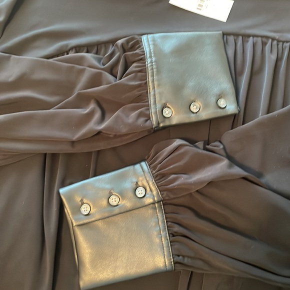 Beautiful Ann Taylor tunic top with faux leather cuffs/ covered buttons. NWOT - Picture 3 of 3